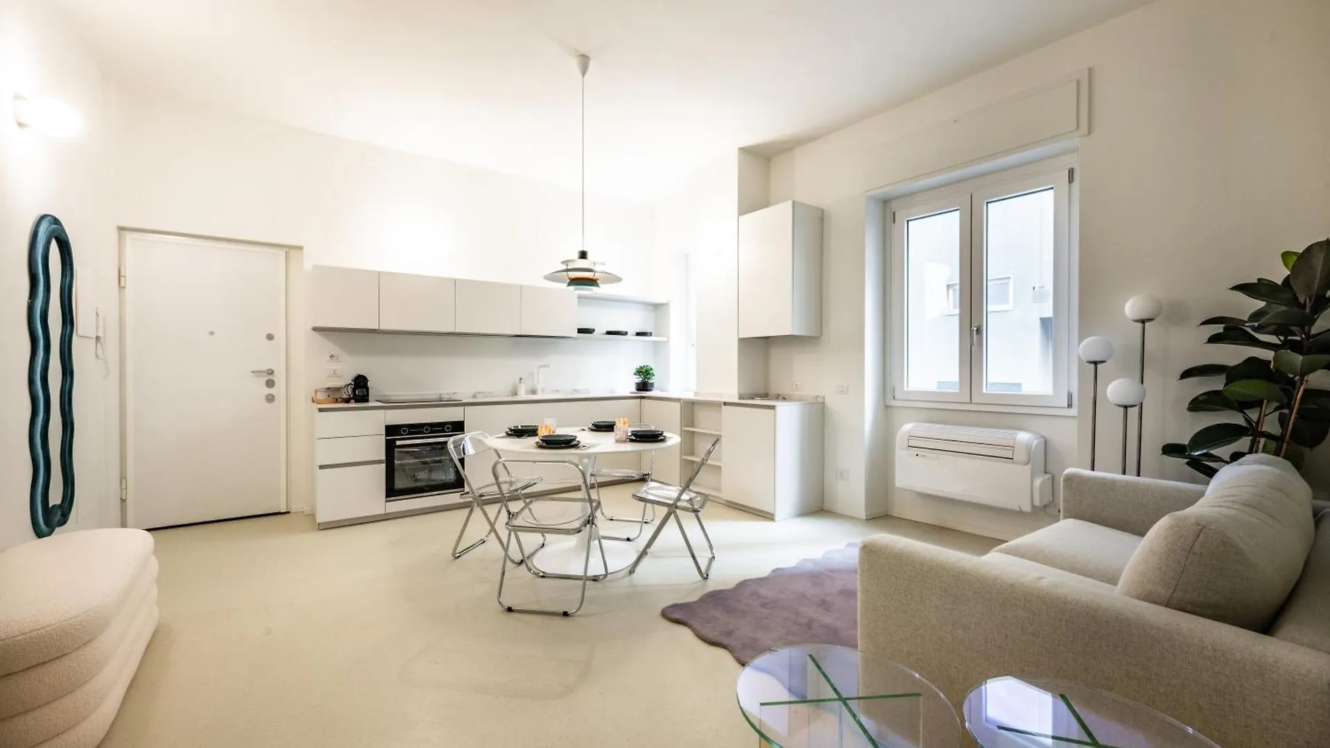 Design And Silence - Wide Renovated Apartment 2 Stops Form Centrale Milan