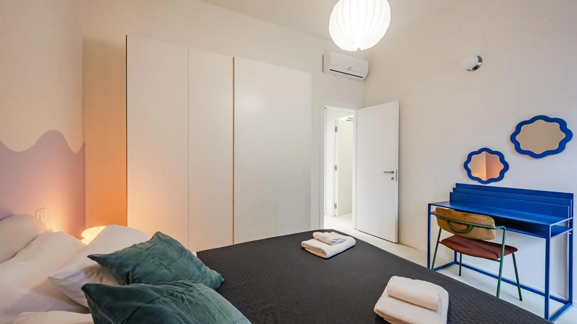 Design And Silence - Wide Renovated Apartment 2 Stops Form Centrale Milan 0*,