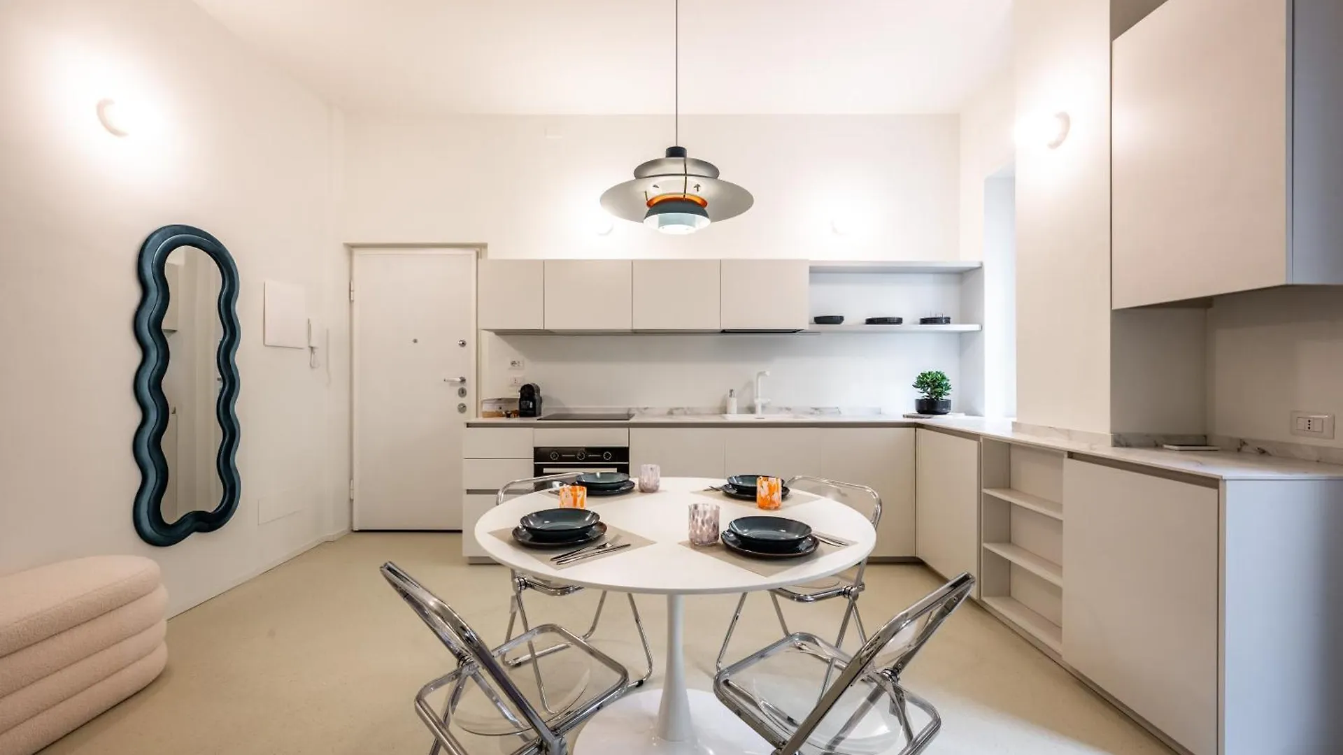 Design And Silence - Wide Renovated Apartment 2 Stops Form Centrale Milán