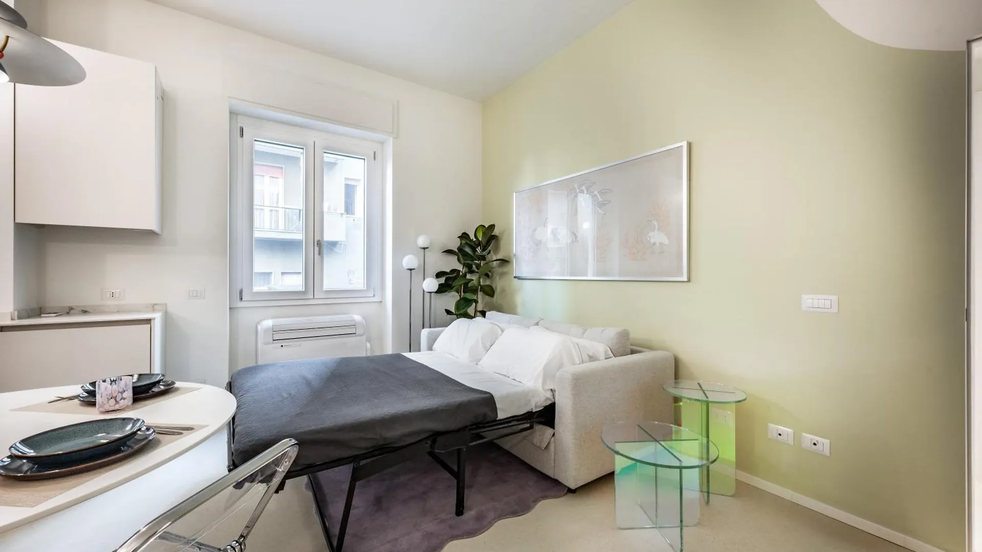Design And Silence - Wide Renovated Apartment 2 Stops Form Centrale Milán